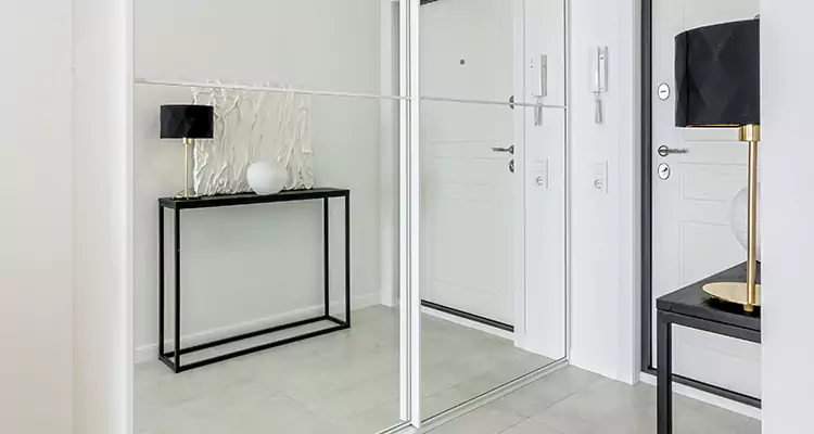 Mirrored Bifold Closet Doors Repair in Jupiter, FL