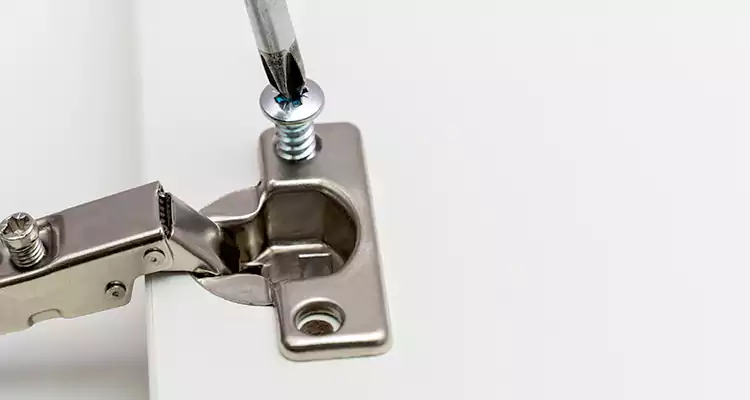 Screen Door Hinge Repair in Jupiter, FL