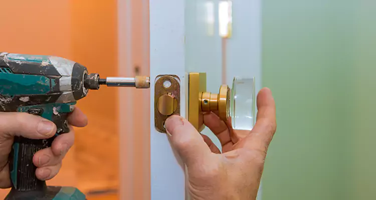 Broken Door Knob Fix in Jupiter, FL