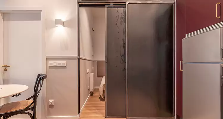 We Fix Closet Sliding Door in Jupiter, FL 
