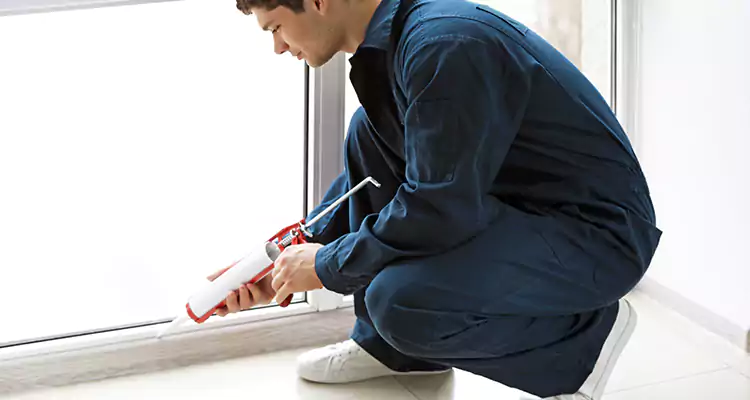 Window Glass Caulk Repair in Jupiter, FL